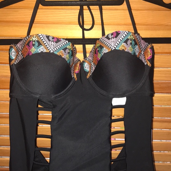 👙Volcom One Piece👙 - Picture 2 of 4